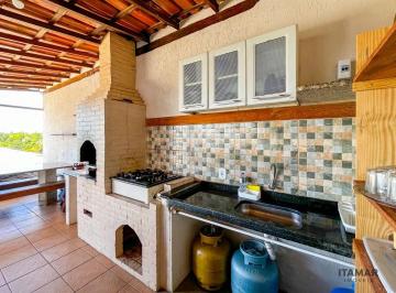 Casa · 335m² · 9 Quartos · 5 Vagas · Casa à venda em Nova Guarapari com vista para a lagoa