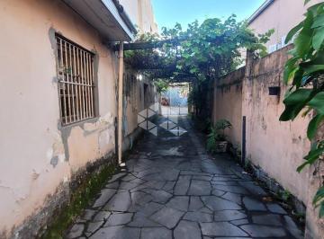 Casa · 279m² · 3 Quartos · 3 Vagas · Ampla casa com 279 m² privativos, três quartos, uma suíte, uma vaga de garagem coberta no bairro Cid