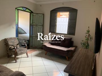 Casa · 250m² · 3 Quartos · 1 Vaga · Casa com cômodo comercial independente no Bairro Pacaembu em Uberlândia