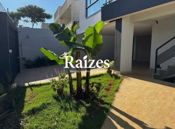 Casa · 196m² · 3 Quartos · 5 Vagas · Casa Sobrado à venda no Jardim Inconfidência com 3 suítes, 5 vagas e acabamento em porcelanato