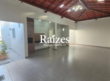 Casa · 112m² · 2 Quartos · 6 Vagas · Casa residencial à venda no Bairro Laranjeiras com 2 quartos, porcelanato e 6 vagas