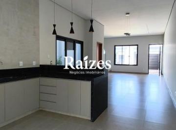 Casa · 154m² · 3 Quartos · 2 Vagas · Casa Sobrado com 3 quartos sendo 1 suíte no Bairro Grand Ville em Uberlândia