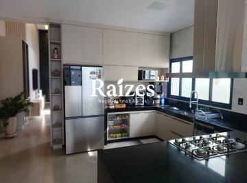 Casa · 186m² · 3 Quartos · 4 Vagas · Casa em Condomínio Fechado (3 suítes) com Varanda Gourmet e 4 vagas | Bairro Novo Mundo, Uberlândia
