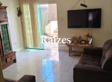 Casa · 220m² · 4 Quartos · 2 Vagas · Casa sobrado com 4/4 sendo 1 suíte no Granada