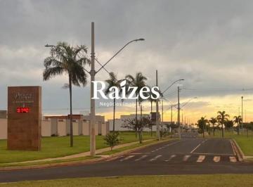 Casa · 125m² · 3 Quartos · 3 Vagas · Excelente sobrado com 3/4 sendo 1 suíte no Grand Ville