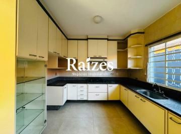Casa · 294m² · 4 Quartos · 5 Vagas · Espaçosa Casa de 400m² com Área Gourmet e Hidro no Bairro Brasil