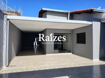 Casa · 183m² · 3 Quartos · 3 Vagas · Casa à venda no Monte Hebron em Uberlândia com 3 quartos, 1 suíte e 3 vagas