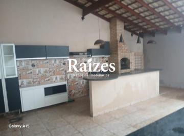 Casa · 125m² · 3 Quartos · 2 Vagas · Casa em Condomínio Fechado com 3 Quartos em Uberlândia – Varanda Gourmet e Lazer Completo