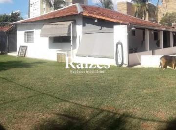 Casa · 310m² · 3 Quartos · 3 Vagas · Excelente casa com 3 suítes no Bairro Umuarama