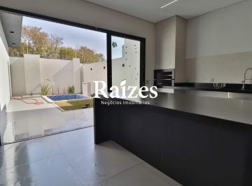 Casa · 167m² · 3 Quartos · 2 Vagas · Linda Casa Pronta no Condomínio Raros – Alto Padrão e Excelente Acabamento!