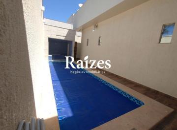 Casa · 270m² · 3 Quartos · 4 Vagas · Exclusividade no bairro Jardim Karaíba: Casa Térrea de 270m², 3 Suítes, Cinema 4K e Vista para a pis
