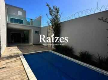 Casa · 320m² · 4 Quartos · 4 Vagas · Lindo Sobrado com 320m2 Mobiliado no bairro Jardim Karaíba- Uberlândia MG.