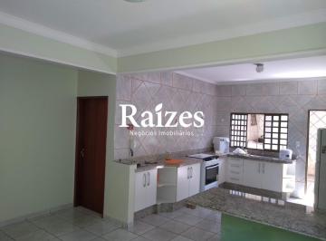 Casa · 180m² · 3 Quartos · 3 Vagas · Casa à venda em Uberlândia - Jardim das Palmeiras, 3 quartos (1 suíte), 3 vagas
