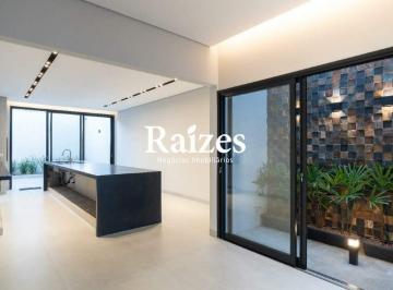 Casa · 120m² · 3 Quartos · 4 Vagas · Belíssima casa com 3 quartos sendo 1 suíte