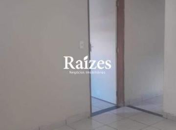 Casa · 55m² · 2 Quartos · 2 Vagas · Casa residencial com 2 quartos, quintal e 2 vagas no Bairro Luizote de Freitas
