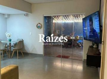 Casa · 200m² · 2 Quartos · 3 Vagas · Casa à venda no bairro Jardim Célia com 2 Casas no Fundo para Aluguel
