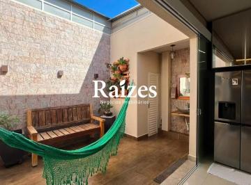 Casa · 194m² · 5 Quartos · 2 Vagas · Casa em condomínio fechado com 5 quartos sendo 2 suítes