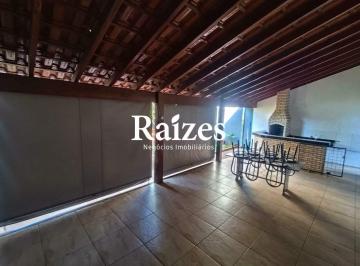 Casa · 150m² · 2 Quartos · 5 Vagas · Casa Aconchegante com Suíte, Churrasqueira, Canil, Pomar e 2 Vagas Cobertas no Jardim Patrícia