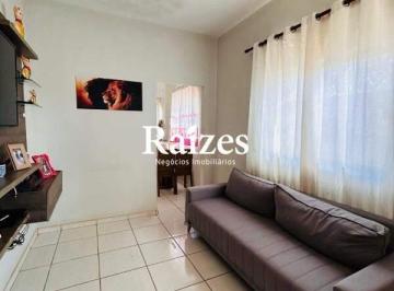 Casa · 120m² · 3 Quartos · 3 Vagas · Casa residencial no Bairro São Jorge com 3 quartos sendo 1 suíte