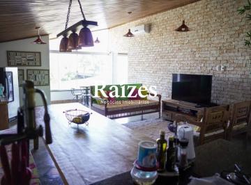 Casa · 250m² · 3 Quartos · 2 Vagas · Excelente sobrado no Umuarama próximo à UFU