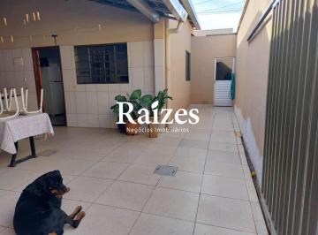 Casa · 225m² · 5 Quartos · 5 Vagas · Ótima casa no Luizote com 5/4
