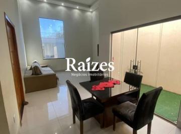 Casa · 180m² · 4 Quartos · 4 Vagas · Casa com 4/4 sendo 1 suíte no Granada