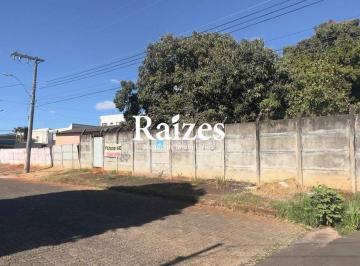 Terreno · 893m² · Amplo terreno no bairro Tubalina