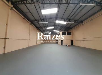 Comercial · 600m² · 4 Vagas · Galpão Comercial para Locação no Bairro Custódio Pereira com 600 m² - em Uberlândia