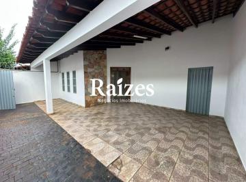 Casa · 200m² · 4 Quartos · 2 Vagas · Casa com 200 m² para locação no Bairro Jardim Patrícia, em Uberlândia.
