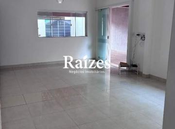 Casa · 143m² · 2 Quartos · 4 Vagas · Excelente casa com 2/4 sendo 1 suíte no Lídice