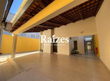 Casa · 240m² · 5 Quartos · 4 Vagas · Casa para Alugar com 5 Quartos e Churrasqueira no Bairro Santa Mônica em Uberlândia