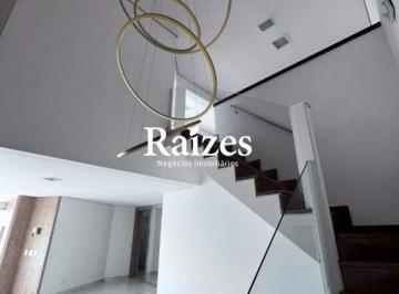 Apartamento · 274m² · 3 Quartos · 3 Vagas · Cobertura na região central com 3 quartos sendo 1 suíte