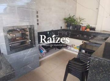 Casa · 155m² · 3 Quartos · 3 Vagas · Casa com 3 quartos sendo 1 suíte no Bairro Presidente Roosevelt em Uberlândia