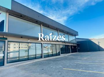 Comercial · 151m² · 4 Vagas · Loja Comercial de Esquina na avenida Segismundo Pereira bairro Santa Mônica , com151,10m² e Estacion