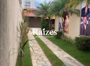 Casa · 364m² · 3 Quartos · 4 Vagas · Excelente casa com 3/4 no bairro Martins