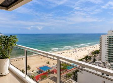 Apartamento · 132m² · 2 Quartos · 1 Vaga · Excelente cobertura duplex com vista livre e reformada de 132m² no Pepê, Barra da Tijuca