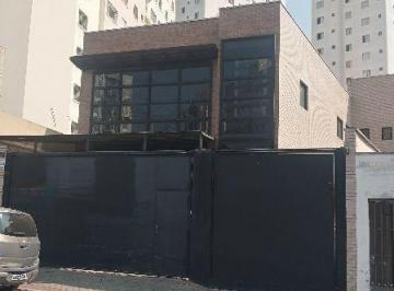 Comercial · 720m² · 15 Vagas · Excelente prédio comercial de aprox. 720m² com elevador. salas , banheiros, vaga