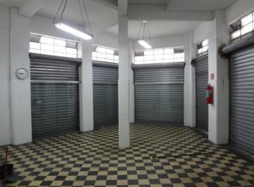 Comercial · 162m² · 1 Vaga · Salão comercial de 162m² de esquina com subsolo em excelente localização