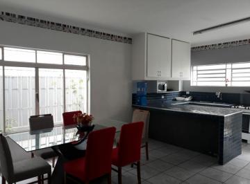 Casa · 219m² · 3 Quartos · 4 Vagas · Casa ampla e bem localizada no Planalto Paulista