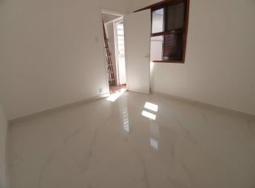 Casa · 170m² · 3 Quartos · 2 Vagas · Sobrado residencial com 03 dormitórios, sendo 01 suíte, 03 banheiros e vaga para