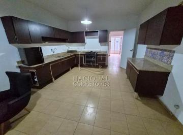 Comercial · 250m² · 3 Quartos · 3 Vagas · Casa com 3 dormitórios e suíte para locação na Vila Gilda – Santo André