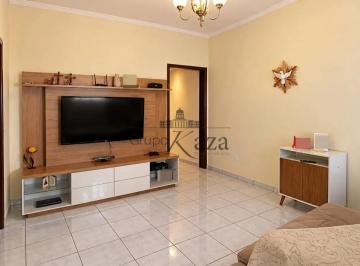Photo 1 · Casa - Jardim das Oliveiras - Jacareí - 3 Dormitórios - 134m².