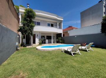 Photo 1 · Casa/ sobrado com mobilia de qualidade, 3 suítes, piscina e 4 vagas de garagem