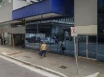 Comercial · 120m² · Loja na Rua Haddock Lobo, 400 • 120 m²