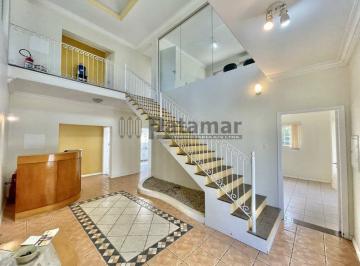 Comercial · 229m² · 10 Vagas · COMERCIAL - três salas + dois salões, quatro wcs, dez vagas!