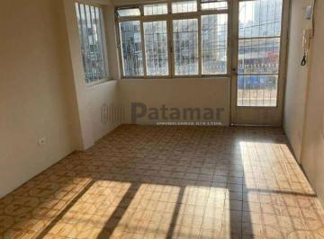 Casa · 200m² · 3 Quartos · 2 Vagas · Casa Antiga em Terreno de 250 metros quadrdos - Ideal para galpão, Loja ou Ponto Comercial.