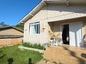 Casa · 1000m² · 3 Quartos · 1 Vaga · Casa com amplo terreno em Ponta das Laranjeiras – Laguna/SC
