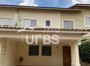 Casa · 146m² · 3 Quartos · 3 Vagas · Excelente sobrado repleto em armários e com uma ótica localização. Contém 3 suítes, sala, cozinha, á
