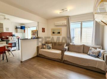 Apartamento · 48m² · 1 Quarto · 1 Vaga · Lindo Apto reformado à venda, 1 dorm c/ sacada e sol da manhã nas Astúrias