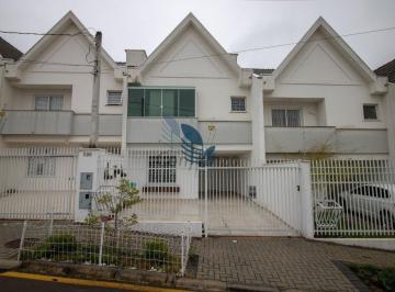 Casa · 106m² · 3 Quartos · 1 Vaga · Sobrado com 03 quartos para alugar na região do Uberaba - Curitiba/PR